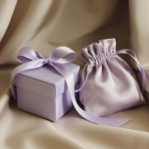 a-photo-of-an-elegant-jewelry-gift-box-a_o-0QgddCSUO8RhExeTV-dg_2fmL0L57R829kHz6LXx8vw (1) a-photo-of-an-elegant-jewelry-gift-box-a_o-0QgddCSUO8RhExeTV-dg_2fmL0L57R829kHz6LXx8vw (1)
